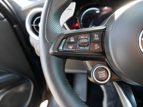 Used 2025 Alfa Romeo Stelvio Sprint w/ Convenience Package image 28