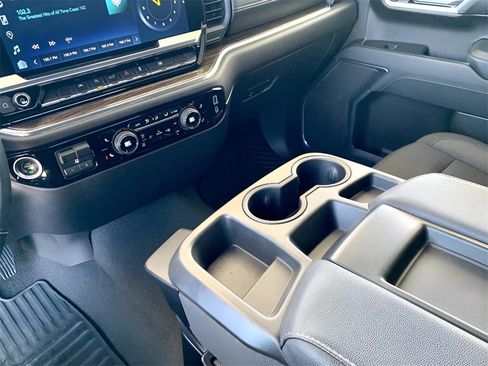 Used 2023 Chevrolet Silverado 1500 LT image 24