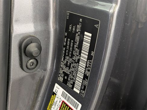 Used 2023 Toyota Highlander XLE image 35