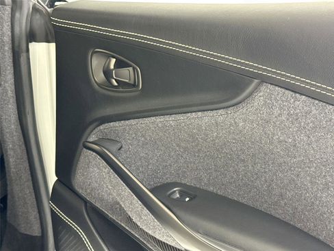 Used 2021 Aston Martin DBX image 32