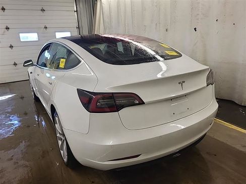 Used 2018 Tesla Model 3 Long Range image 2