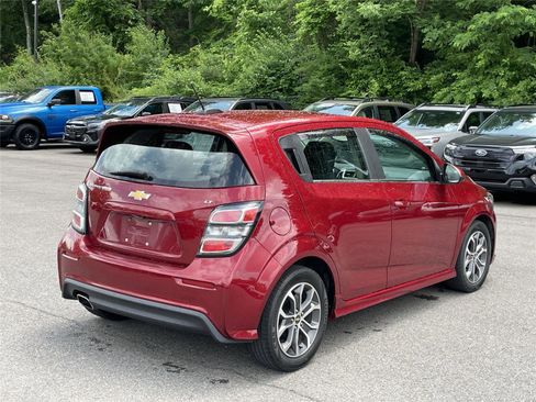 Used 2017 Chevrolet Sonic LT w/ Fun and Sun Package FWD image 5