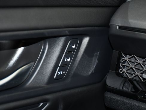 Certified 2025 Honda Accord Touring image 36