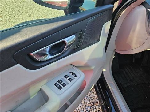 Used 2021 Volvo XC60 T5 Inscription w/ Advanced Package image 4