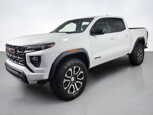 Used 2024 GMC Canyon AT4 w/ Canyon Safety Plus Package AWD/4WD image 7