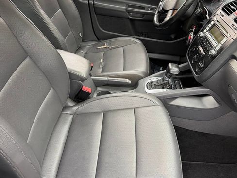 Used 2009 Volkswagen Jetta SEL FWD image 14