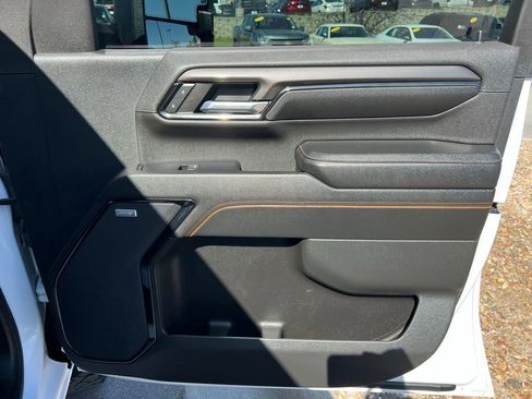 Used 2024 GMC Sierra 2500 AT4 w/ Technology Package image 30