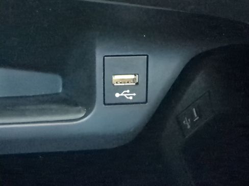 Used 2020 Toyota C-HR XLE image 19