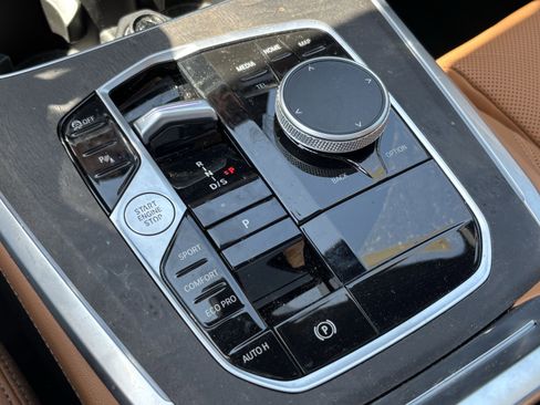 Used 2024 BMW X5 sDrive40i w/ Premium Package image 26