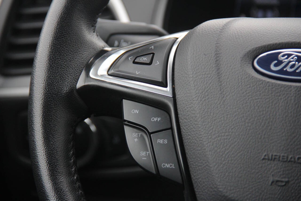 Used 2024 Ford Edge SEL AWD/4WD image 17