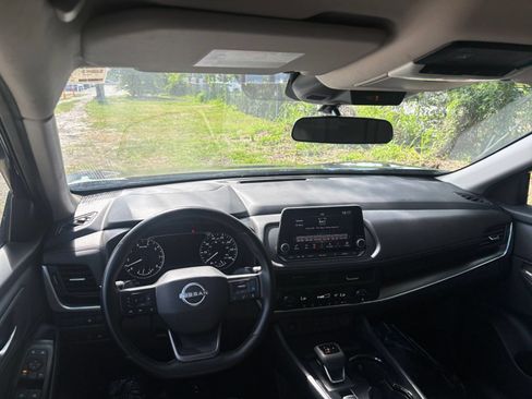 Used 2025 Nissan Rogue SV FWD image 35