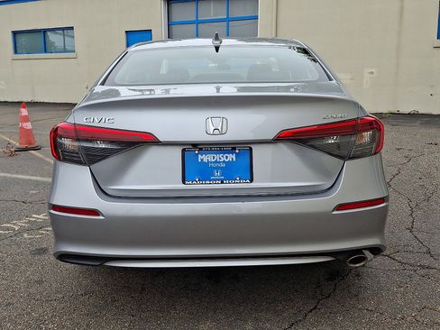 Used 2023 Honda Civic Sport image 5