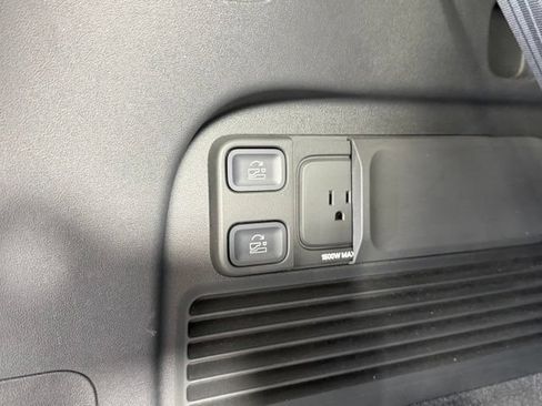 Used 2024 Rivian R1S Adventure AWD/4WD image 18