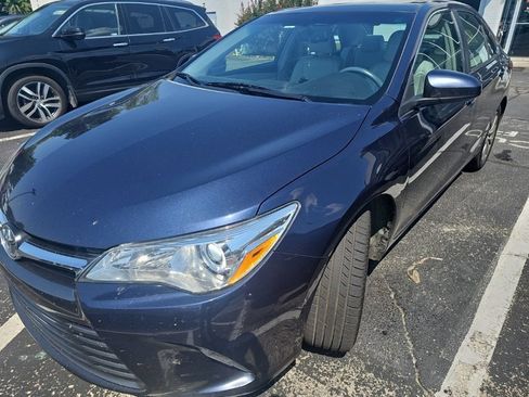 Used 2017 Toyota Camry XLE w/ Moonroof Package FWD image 1