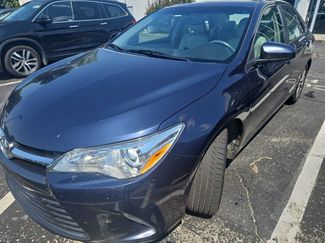 Used 2017 Toyota Camry XLE w/ Moonroof Package FWD video 1