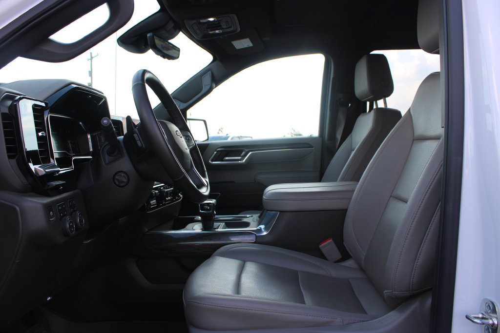 Used 2025 Chevrolet Silverado 1500 LTZ w/ LTZ Premium Package AWD/4WD image 17
