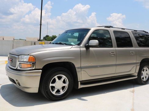 Used 2001 GMC Yukon XL Denali AWD/4WD image 21