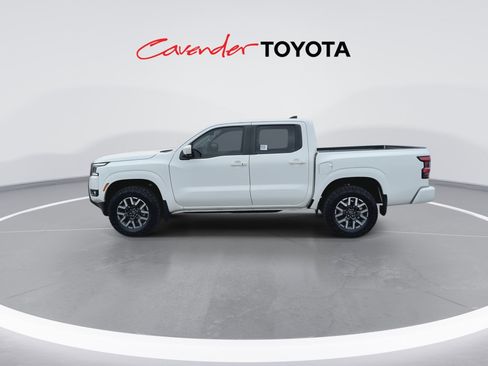 Used 2025 Nissan Frontier SL AWD/4WD image 5