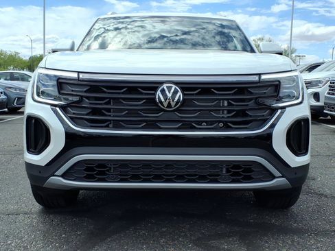 New 2026 Volkswagen Atlas Cross Sport SE FWD image 2