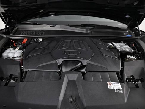 Certified 2024 Porsche Cayenne image 31