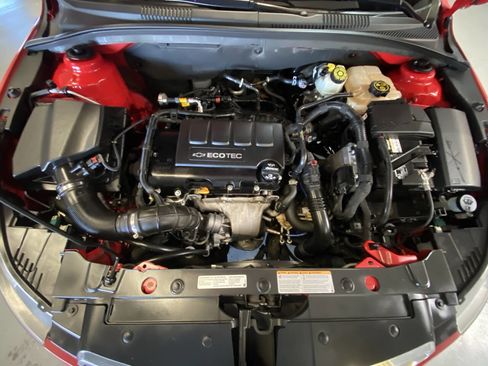 Used 2016 Chevrolet Cruze LT w/ Technology Package image 22