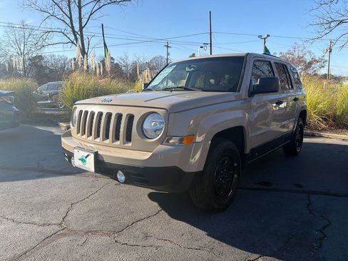 Used 2016 Jeep Patriot Sport image 1