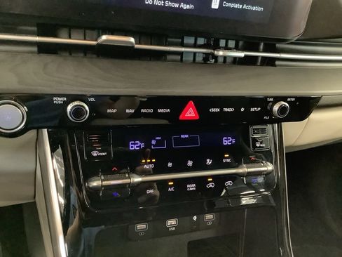Certified 2023 Kia Carnival SX FWD image 30