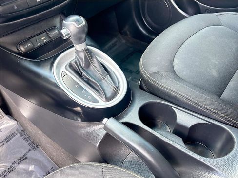 Used 2016 Kia Soul + image 16