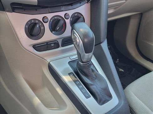 Used 2014 Ford Focus SE FWD image 11