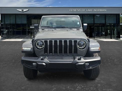Used 2020 Jeep Wrangler Unlimited Sahara AWD/4WD image 2