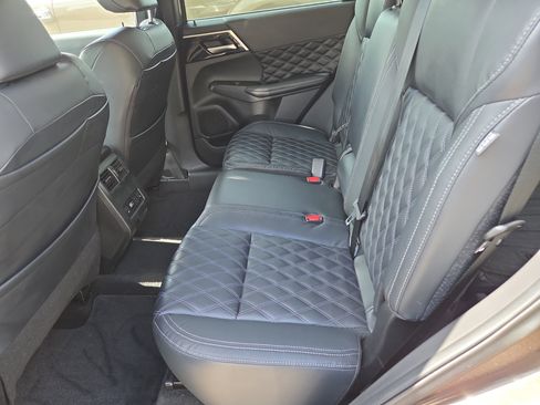 Used 2022 Mitsubishi Outlander SEL image 7