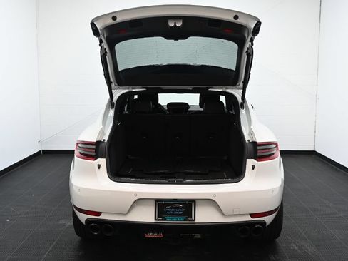 Used 2016 Porsche Macan Turbo w/ Premium Package Plus AWD/4WD image 46