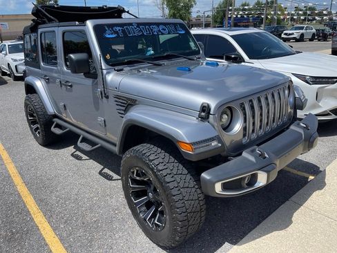 Used 2020 Jeep Wrangler Unlimited Sahara AWD/4WD image 3