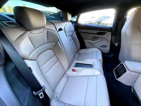 Used 2023 Porsche Taycan image 19