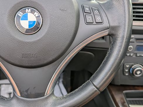 Used 2010 BMW 335i Convertible RWD image 11