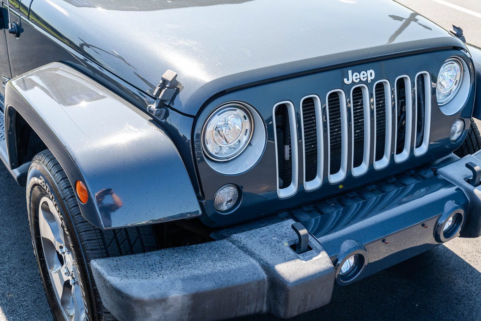 Used 2017 Jeep Wrangler Unlimited Sahara AWD/4WD image 10