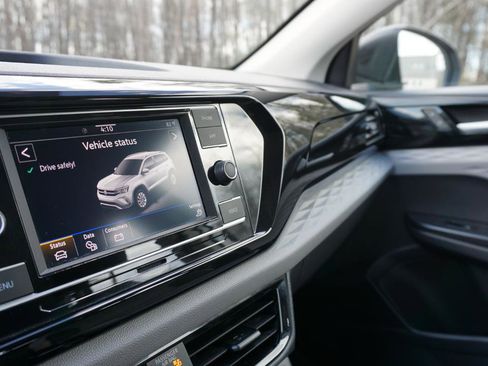 Used 2024 Volkswagen Taos S image 38