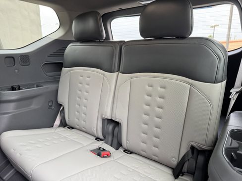 Used 2026 Kia EV9 Wind image 38