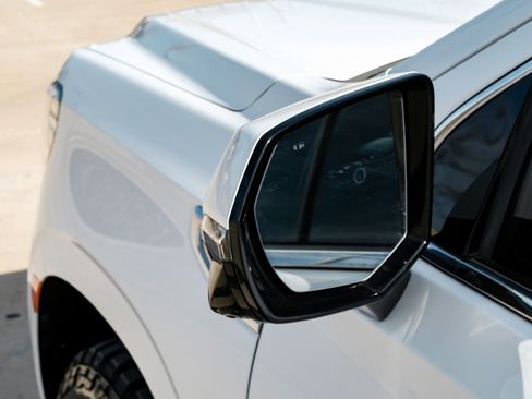 Used 2021 GMC Yukon XL Denali image 47