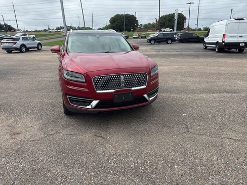 Used 2020 Lincoln Nautilus Reserve w/ Equipment Group 201A FWD image 3