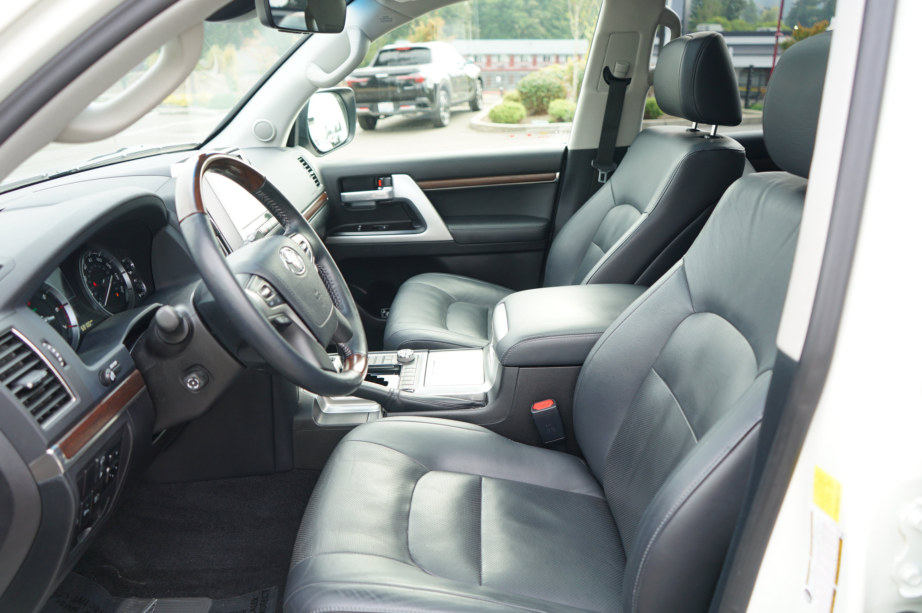 Used 2018 Toyota Land Cruiser AWD/4WD image 15