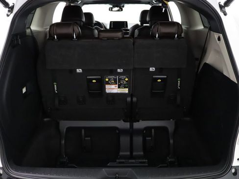 Certified 2021 Toyota Sienna Platinum image 21