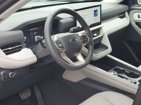 New 2026 Ford Explorer Active image 9