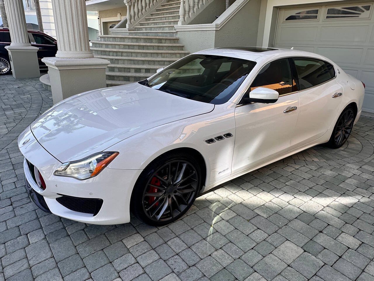 Used 2017 Maserati Quattroporte GTS GranSport RWD image 28