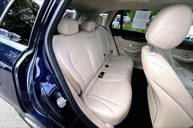 Used 2021 Mercedes-Benz GLC 300 4MATIC image 16