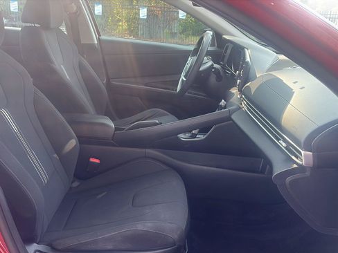 Used 2023 Hyundai Elantra SEL FWD image 17