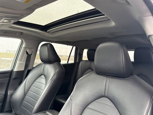 Used 2023 Toyota Highlander XLE image 21