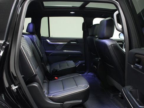 Used 2026 GMC Acadia Denali w/ LPO, Floor Liner Package AWD/4WD image 16