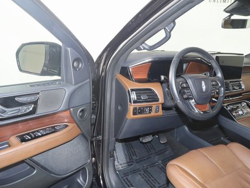 Used 2023 Lincoln Navigator Reserve image 51