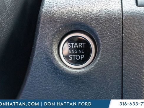 Used 2025 Nissan Frontier PRO-4X AWD/4WD image 14